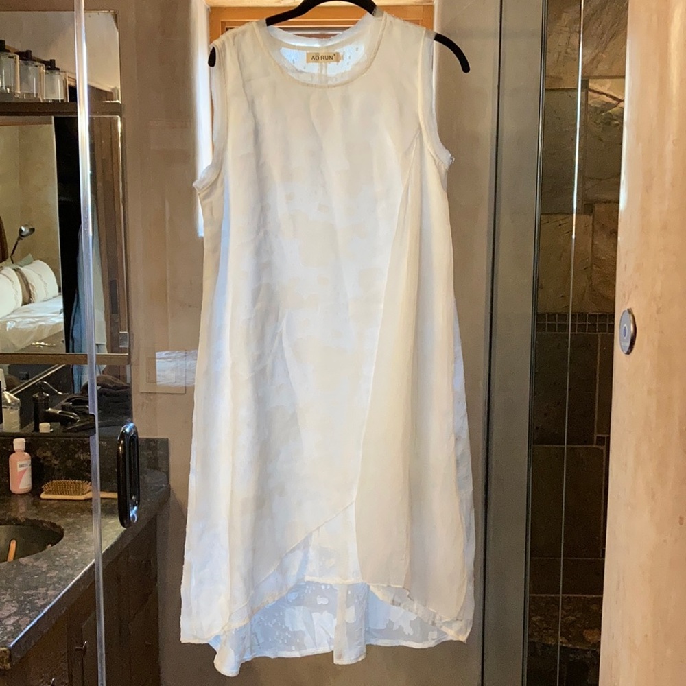 Sleeveless summer high-low shift!